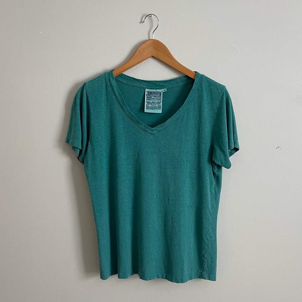 Jungmaven Paige V-Neck T-Shirt in Ivy Green, size Small